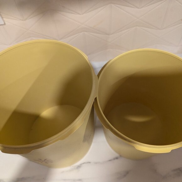 Tupperware Vintage Yellow Storage Container Set - Picture 3 of 4